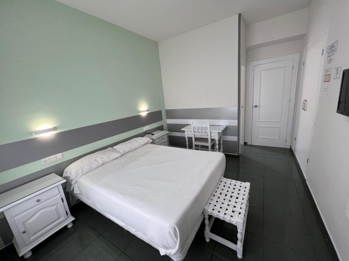 Hostal Venta Del Sol Baza Exterior photo