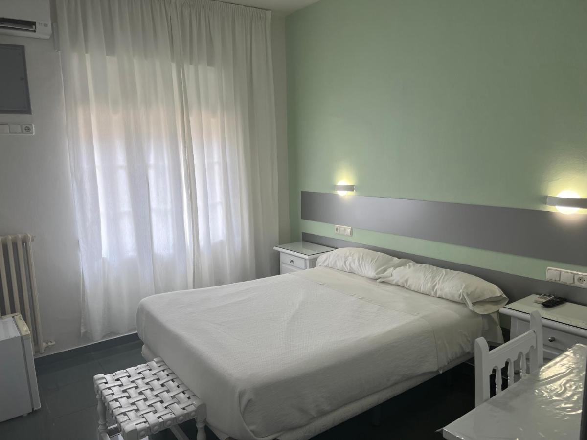 Hostal Venta Del Sol Baza Exterior photo