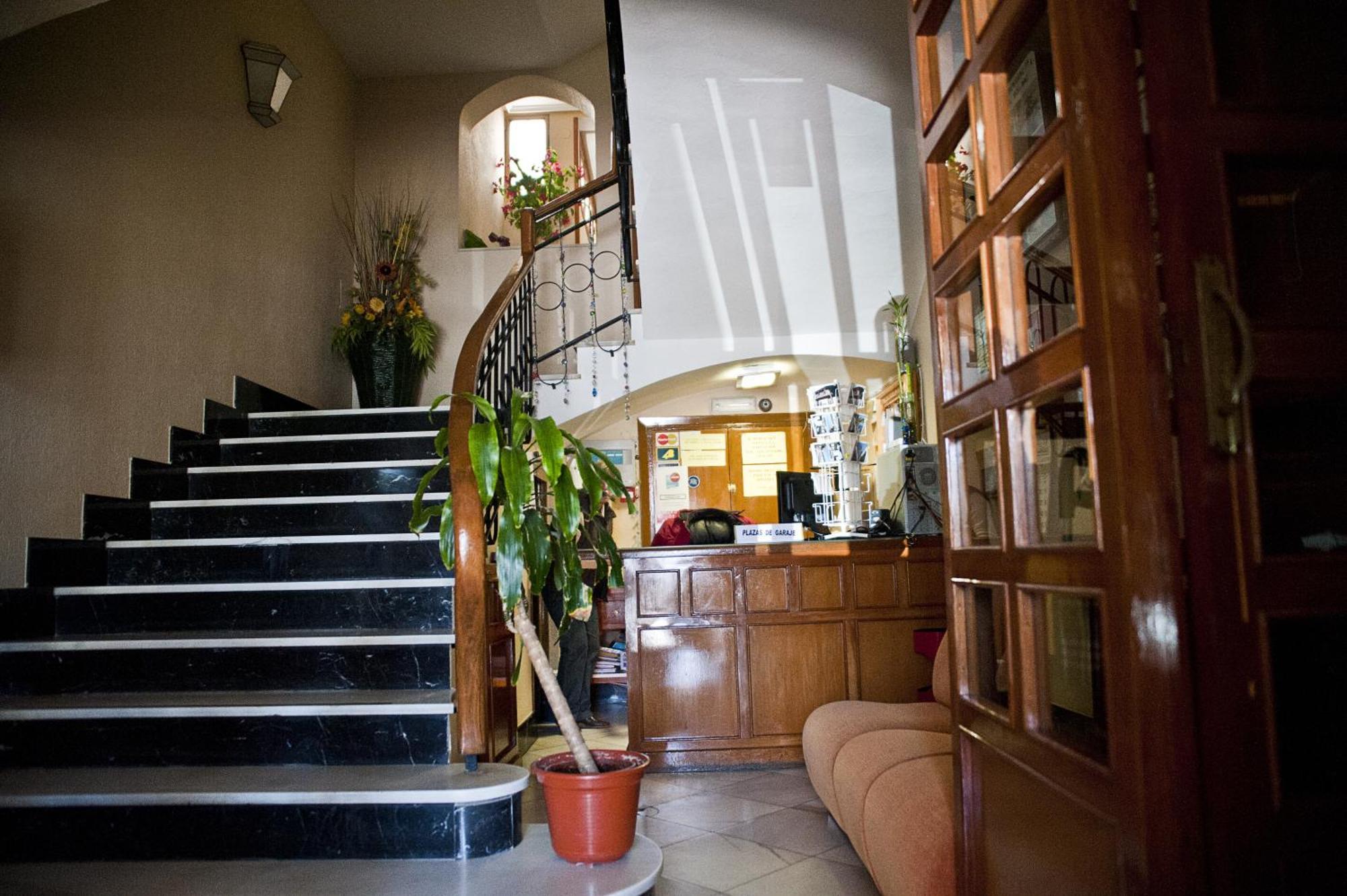 Hostal Venta Del Sol Baza Exterior photo